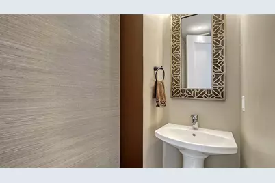 111 S Pineapple Avenue #604, Sarasota, FL 34236 - Photo 37