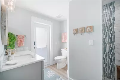 664 Key Royale Drive, Holmes Beach, FL 34217 - Photo 31