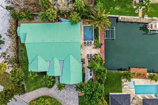 664 Key Royale Dr, Holmes Beach, FL 34217 - Photo 63