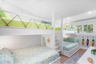 664 Key Royale Drive, Holmes Beach, FL 34217 - Photo 29