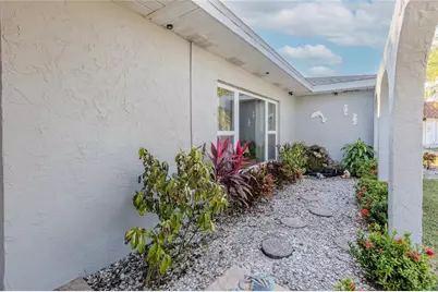 5206 18th Avenue E, Bradenton, FL 34208 - Photo 5