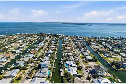 628 Dundee Lane, Holmes Beach, FL 34217 - Photo 5