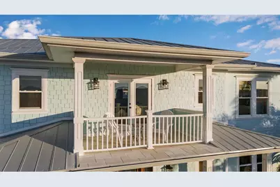 718 Key Royale Drive, Holmes Beach, FL 34217 - Photo 53