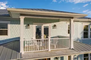 718 Key Royale Dr, Holmes Beach, FL 34217 - Photo 53