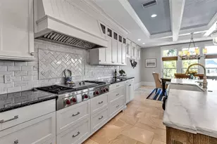 718 Key Royale Dr, Holmes Beach, FL 34217 - Photo 27