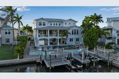 718 Key Royale Drive, Holmes Beach, FL 34217 - Photo 5