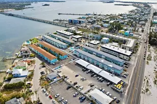 611 Gulf Dr N, Bradenton Beach, FL 34217 - Photo 33