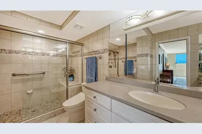 2425 Gulf Of Mexico Drive #1E, Longboat Key, FL 34228 - Photo 17