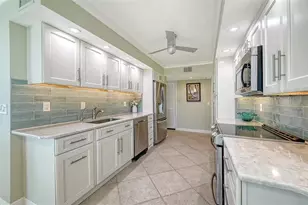 2425 Gulf Of Mexico Dr, Longboat Key, FL 34228 - Photo 9