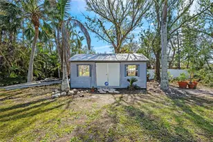 2014 Riverside Dr E, Bradenton, FL 34208 - Photo 45