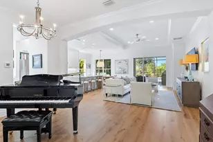 12129 Thornhill Ct, Lakewood Ranch, FL 34202 - Photo 5