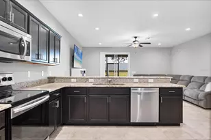 1314 Grantham Dr, Sarasota, FL 34234 - Photo 7