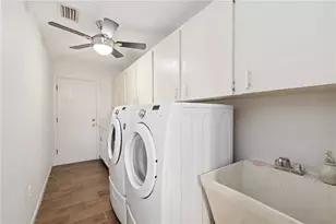 4202 Center Pointe Ln, Sarasota, FL 34233 - Photo 33