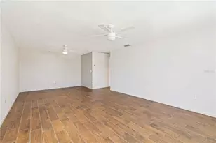 4202 Center Pointe Ln, Sarasota, FL 34233 - Photo 5