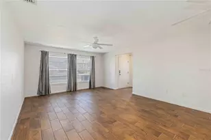 4202 Center Pointe Ln, Sarasota, FL 34233 - Photo 7