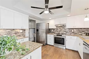 4202 Center Pointe Ln, Sarasota, FL 34233 - Photo 11