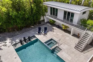 1365 Harbor Dr, Sarasota, FL 34239 - Photo 47