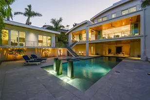 1365 Harbor Dr, Sarasota, FL 34239 - Photo 5