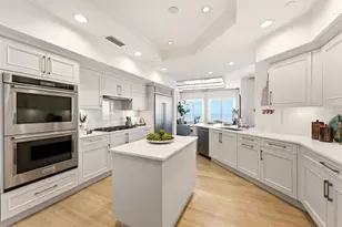2052 Benjamin Franklin Dr, Sarasota, FL 34236 - Photo 11