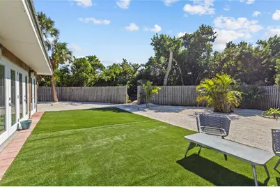 624 Saint Judes Drive, Longboat Key, FL 34228 - Photo 35