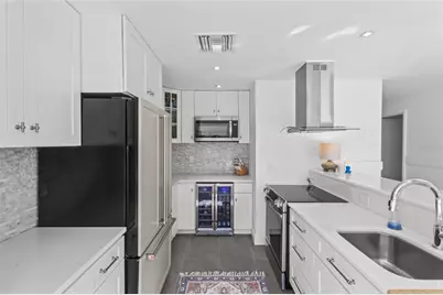 624 Saint Judes Drive, Longboat Key, FL 34228 - Photo 11