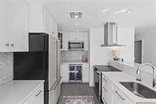 624 St Judes Dr, Longboat Key, FL 34228 - Photo 11