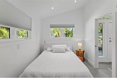 624 Saint Judes Drive, Longboat Key, FL 34228 - Photo 25