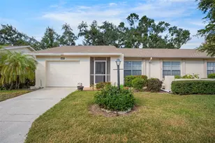 4217 Oakhurst Cir E, Sarasota, FL 34233 - Photo 1