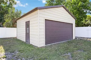 2811 17th Ave W, Bradenton, FL 34205 - Photo 3