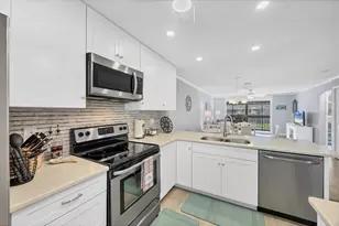 370 3 Lakes Ln, Venice, FL 34285 - Photo 7