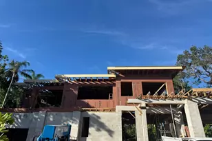 2100 McClellan Dr, Sarasota, FL 34239 - Photo 9