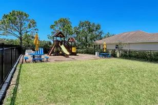 7810 33rd St E, Sarasota, FL 34243 - Photo 33