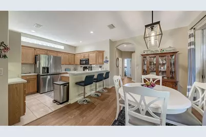 7810 33rd Street E, Sarasota, FL 34243 - Photo 9