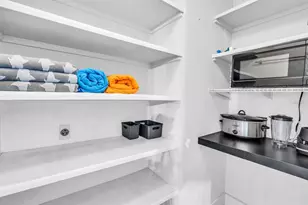 1046 Greystone Ln, Sarasota, FL 34232 - Photo 15