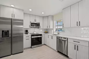 5830 Midnight Pass Rd, Sarasota, FL 34242 - Photo 3