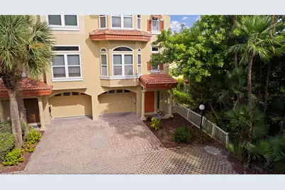 301 17th Street N, Bradenton Beach, FL 34217 - Photo 5