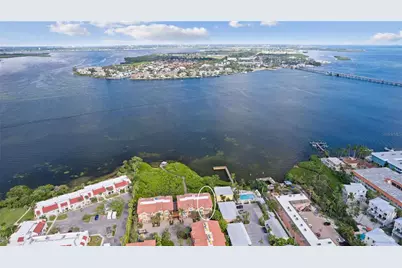 301 17th Street N, Bradenton Beach, FL 34217 - Photo 3