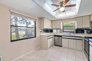 121 Oak Hill Dr, Sarasota, FL 34232 - Photo 15