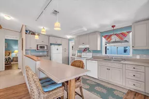 8416 Imperial Cir, Palmetto, FL 34221 - Photo 13