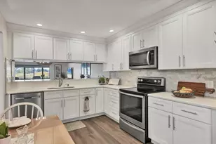 3861 Wilshire Cir W, Sarasota, FL 34238 - Photo 13