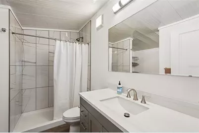 111 Lakeview Drive, Palmetto, FL 34221 - Photo 13