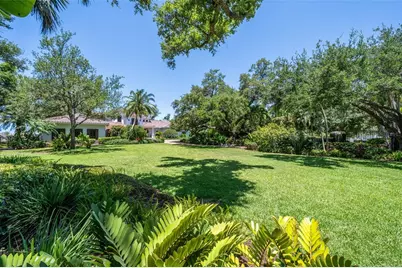 3000 Southwest Drive, Sarasota, FL 34239 - Photo 11