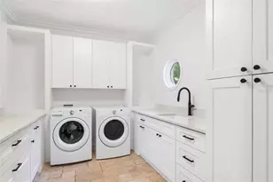 3000 Southwest Dr, Sarasota, FL 34239 - Photo 49