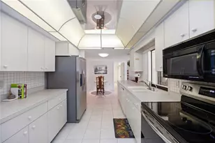 3947 Country View Dr, Sarasota, FL 34233 - Photo 9