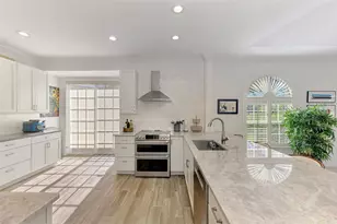 3320 Hadfield Greene, Sarasota, FL 34235 - Photo 3