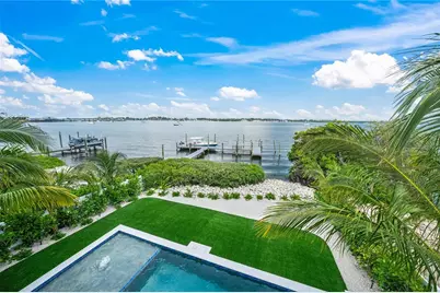 116 8th Street S, Bradenton Beach, FL 34217 - Photo 5