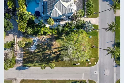 641 Broadway Street, Longboat Key, FL 34228 - Photo 3