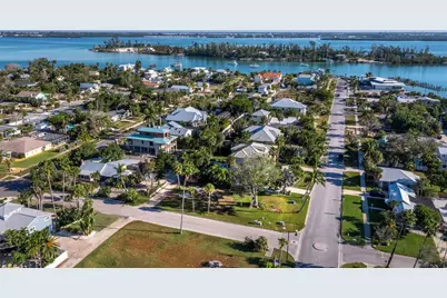 641 Broadway Street, Longboat Key, FL 34228 - Photo 5