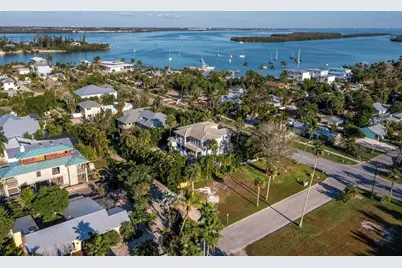 641 Broadway Street, Longboat Key, FL 34228 - Photo 1