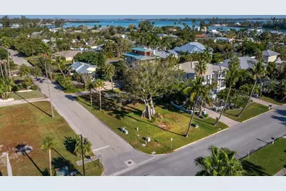 641 Broadway Street, Longboat Key, FL 34228 - Photo 9